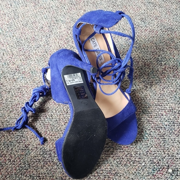 Heels - Picture 5 of 5